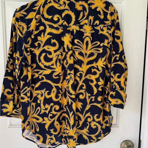CHICOS NO IRON PATTERNED SHIRT SIZE 0 - Picture 3 of 3